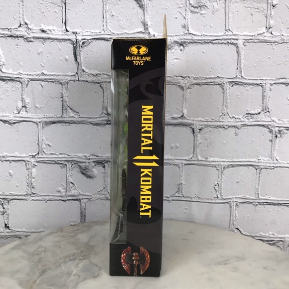 McFarlane Toys Mortal Kombat 11 Spawn Bloody Classic 7" Action Figure Display - Picture 4 of 8